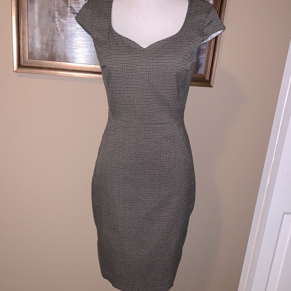 Sexy secretary Sweetheart collar pencil dress.